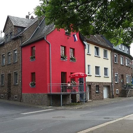 Vakantiehuis "Het Rode Huis" Treis-Karden Exteriör bild