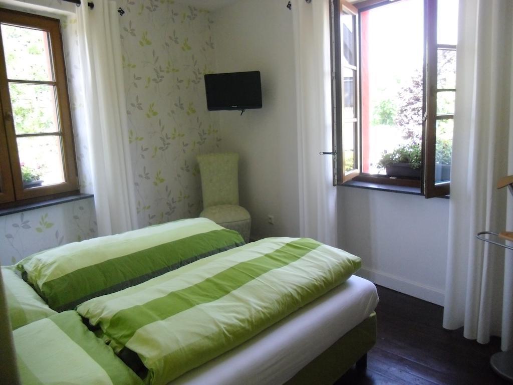 Vakantiehuis "Het Rode Huis" Treis-Karden Exteriör bild