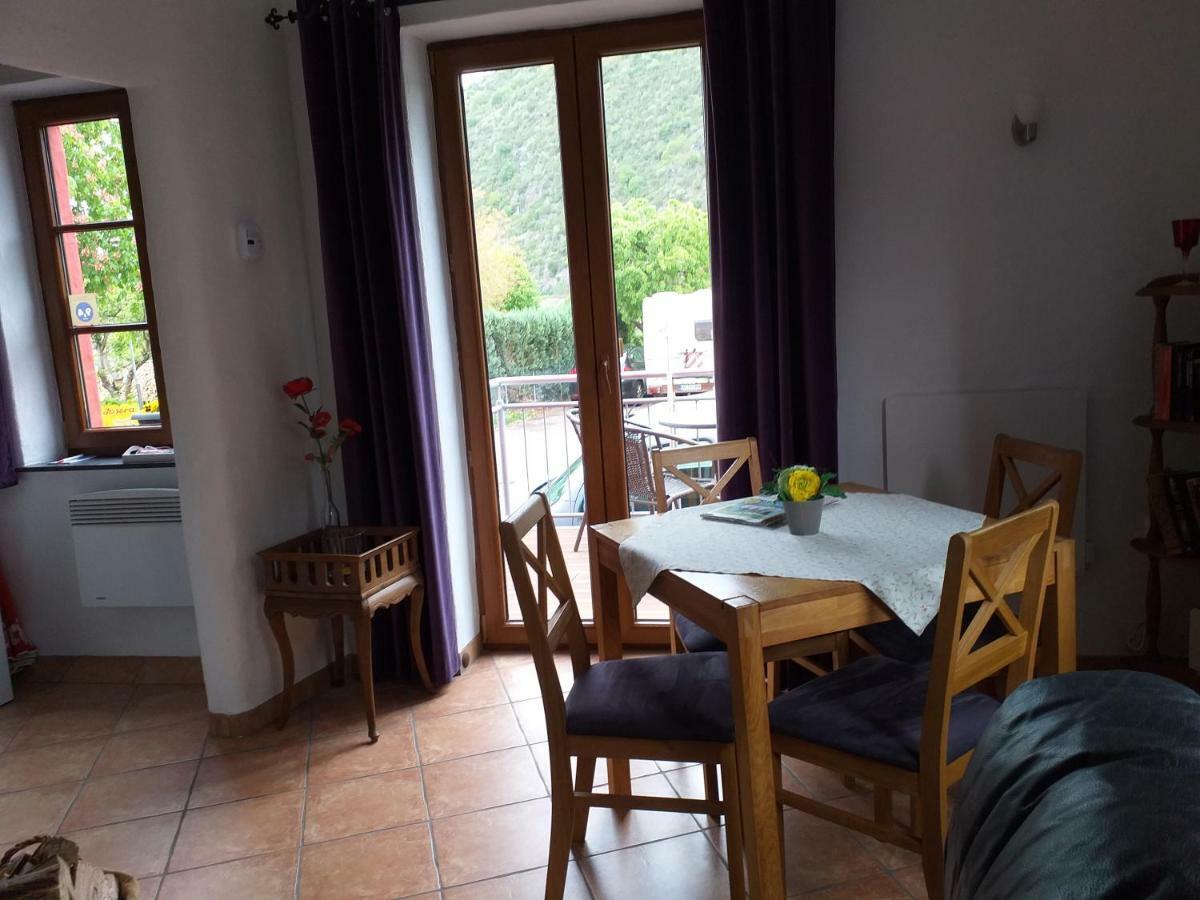 Vakantiehuis "Het Rode Huis" Treis-Karden Exteriör bild
